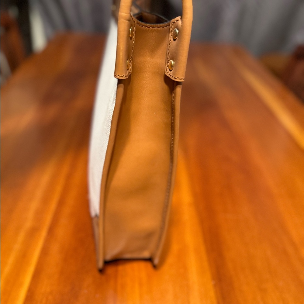 Michael Kors beautiful tan handbag - Picture 8 of 16